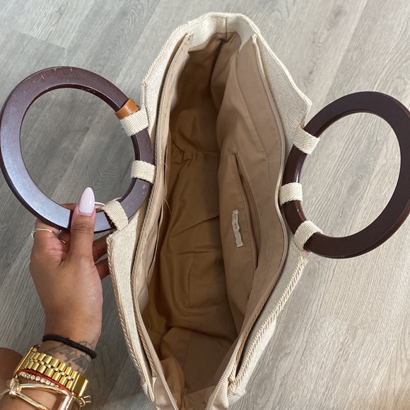 Neutral brown and tan hobo bag! - Picture 6 of 8